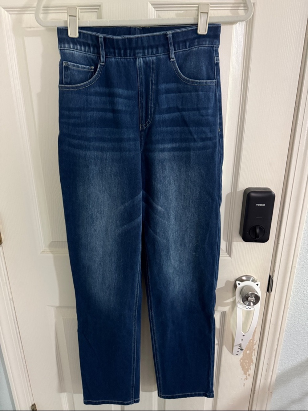 HALARA Blue Denim Jeans with Contrast Stitching